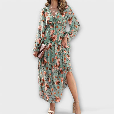 Helen – timeless grace in every detail