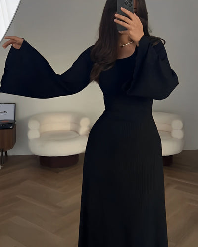 Isabelle – knitted maxi dress with slit and long sleeves