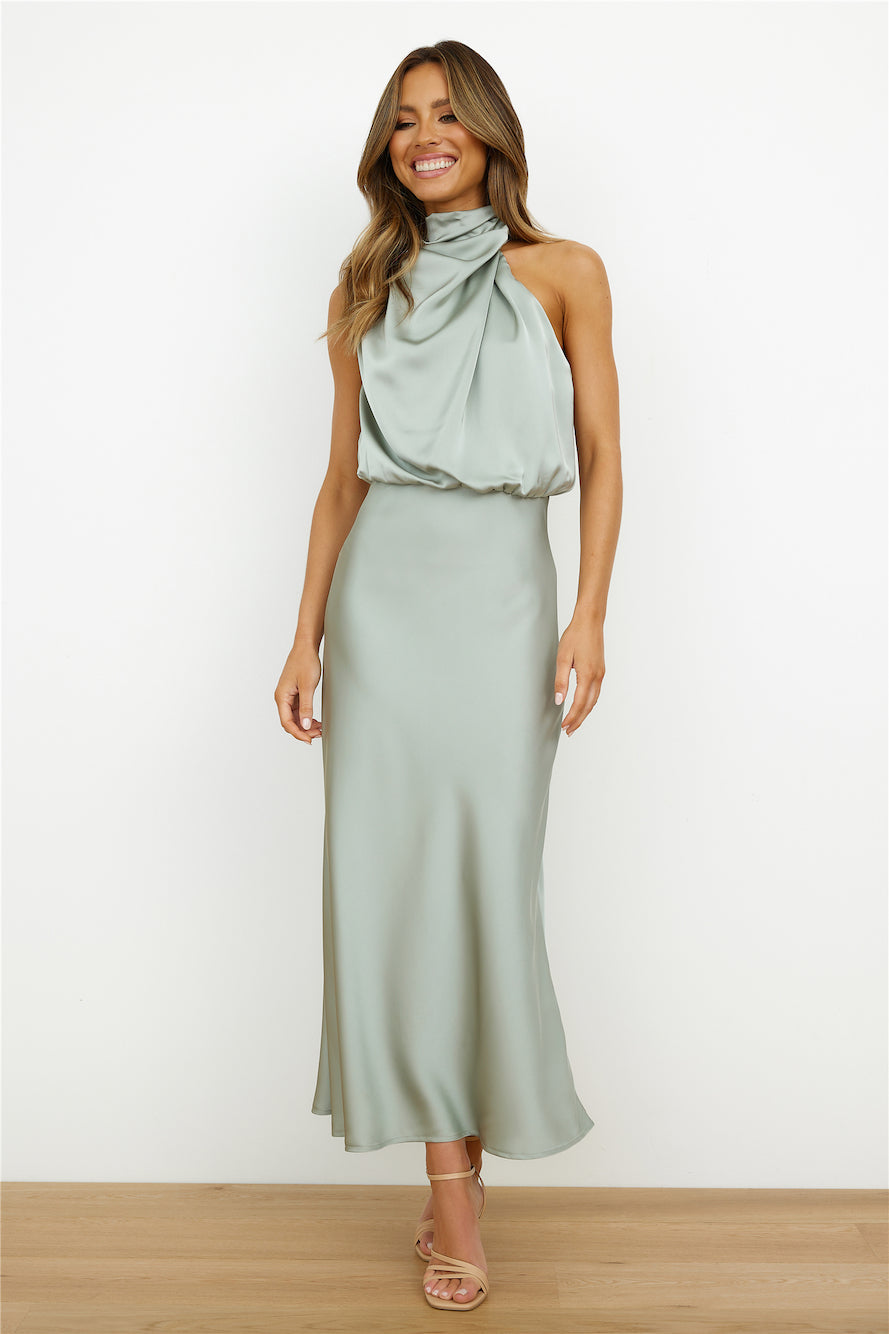 Émma – satin halter elegance