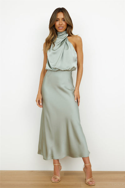 Émma – satin halter elegance