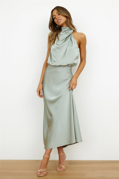 Émma – satin halter elegance