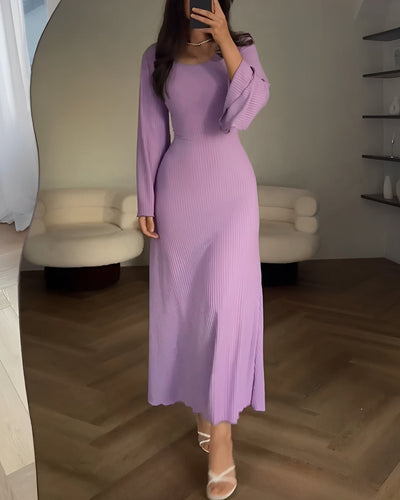 Isabelle – knitted maxi dress with slit and long sleeves