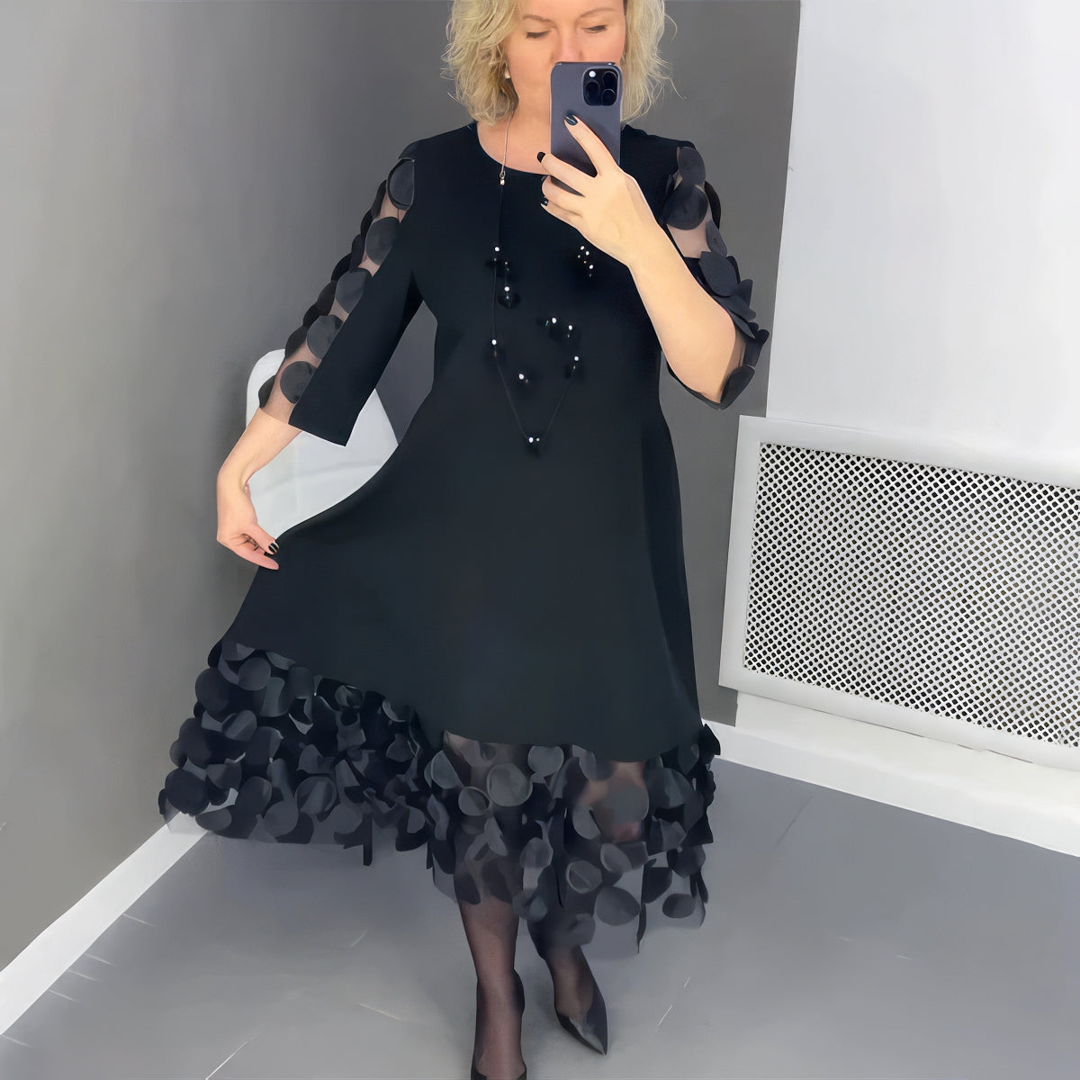 OVERSIZED LONG DRESS WITH DECORATION – ELEGANCE AND COMFORT COMBINED
